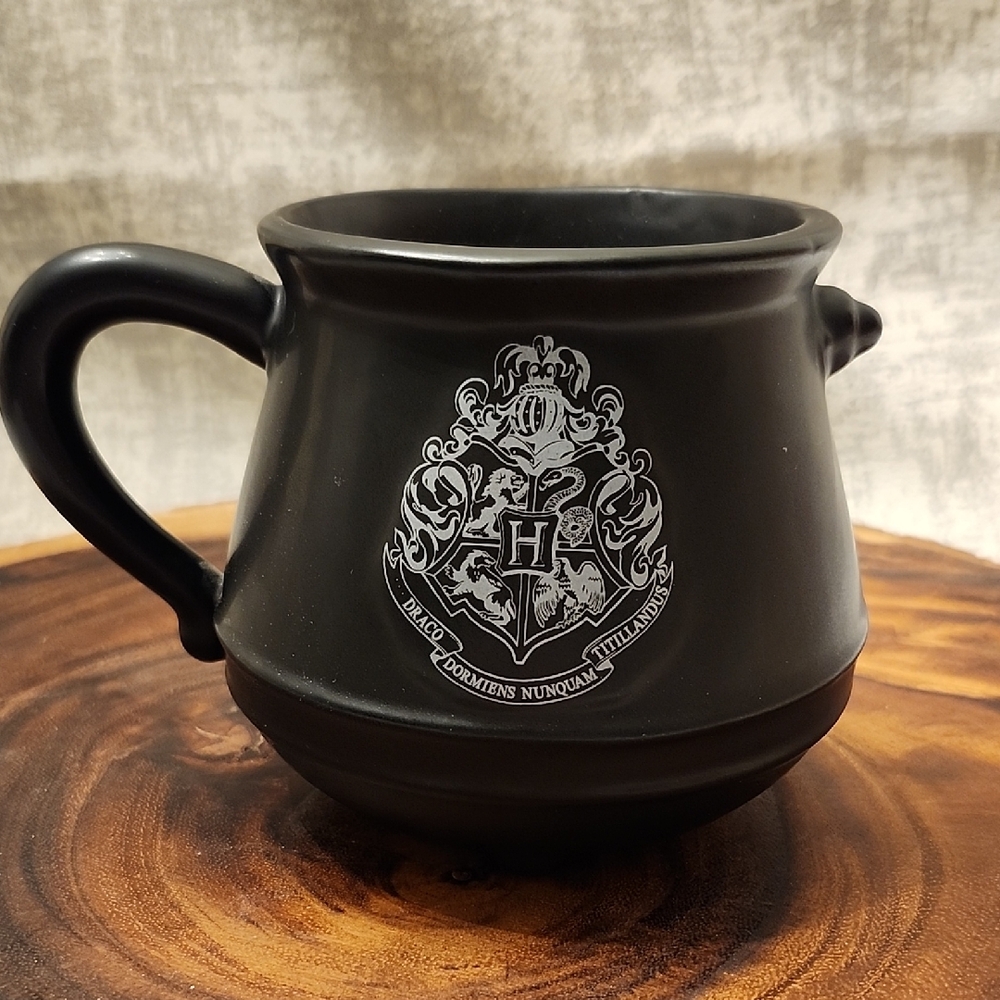 Paladone Matte Black Hogwarts Crest Cauldron Mug